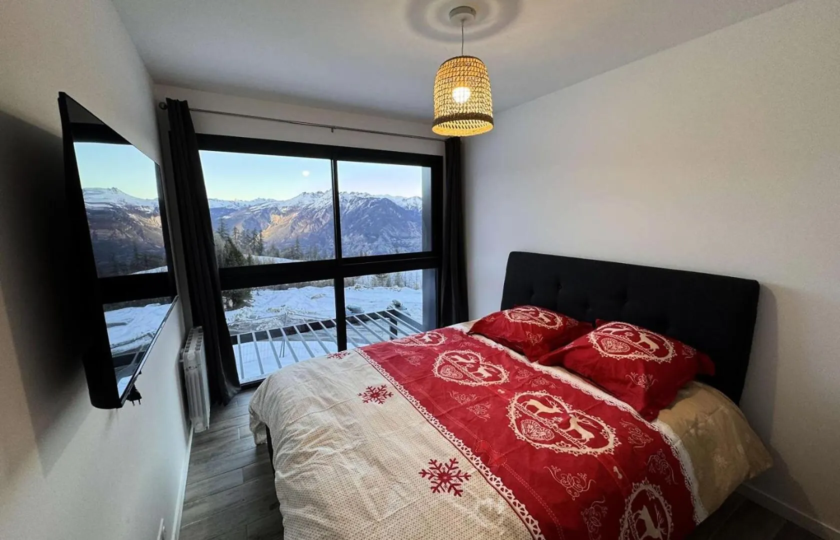Apartment Residence Terrasse De Risoul - Magnifique Chalet De Standing Neuf Avec Vue Panoramique Au Depart Du Teleski Mae-9801 France